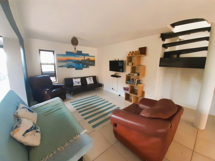 5 Bedroom Property for Sale in Paradise Beach Eastern Cape
